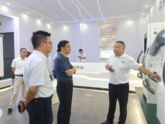 【领导关怀】自贡市政协副主席杨玉康率队莅临沃轮电气调研指导工作