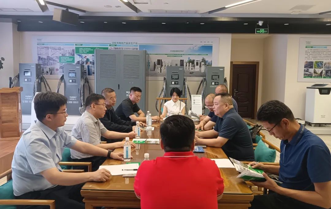 【合作交流】新疆喀什地区西博会党政代表团领导一行莅临沃轮集团成都营销中心开展合作洽谈