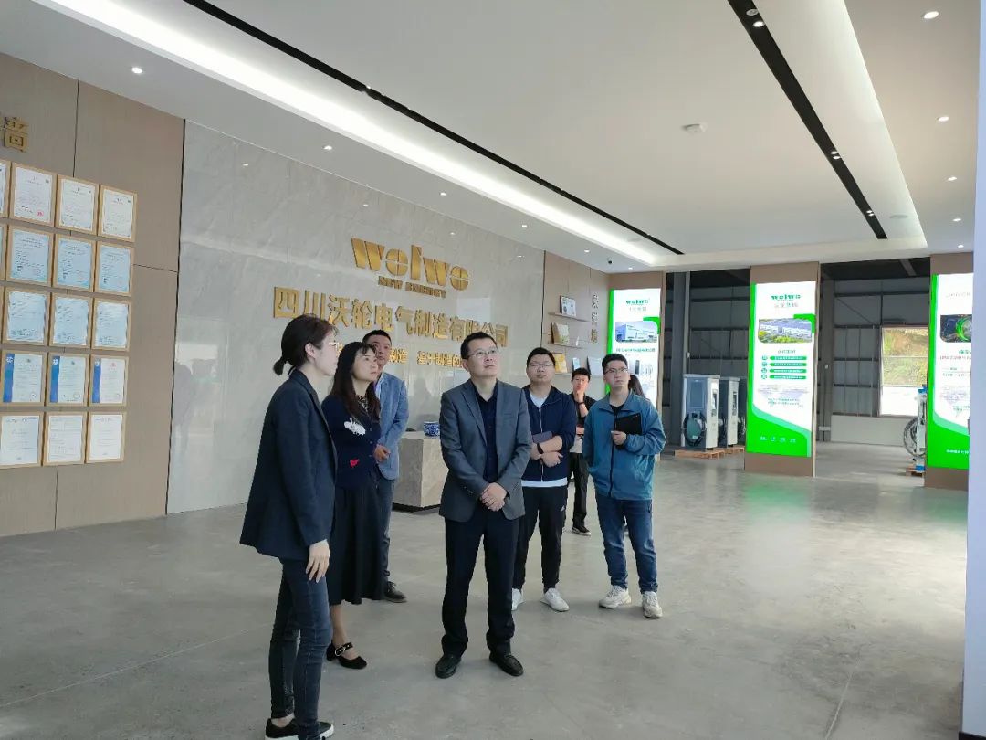 大安区委组织部副部长王洪剑一行莅临我司调研指导人才工作