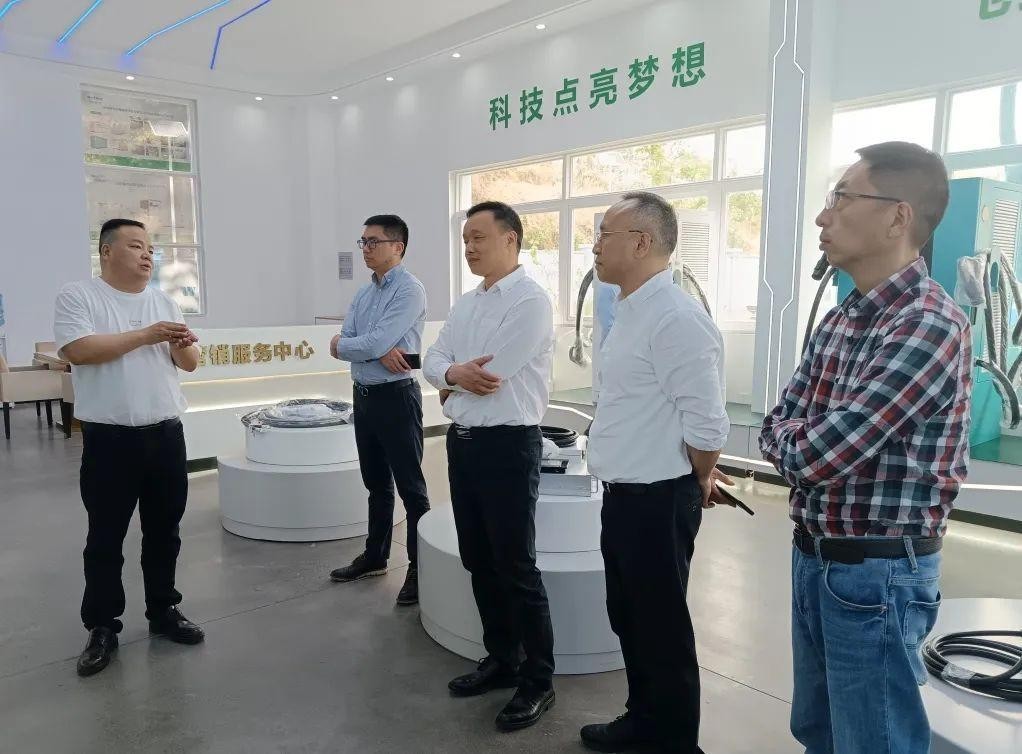【行业交流】中国铁塔能源公司四川分公司相关领导 一行莅临沃轮电气参观指导
